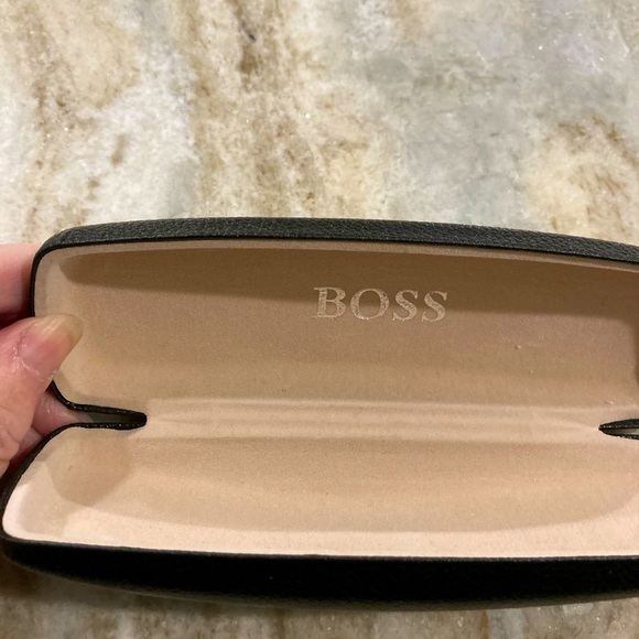 Hugo Boss glasses frame with matching case - Picture 7 of 7
